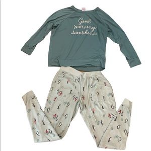 Womens penguin pajama set size small